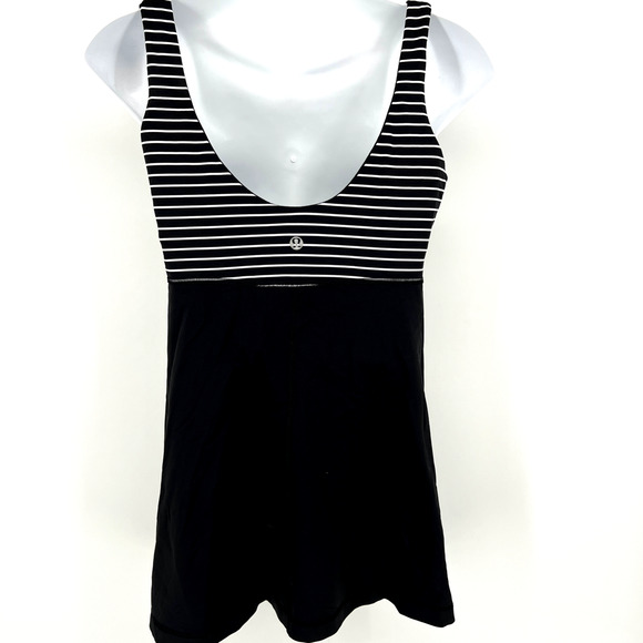 Lululemon Aria II Black and White Workout Tank Top Built in Bra Cups Size 8 - Picture 3 of 8